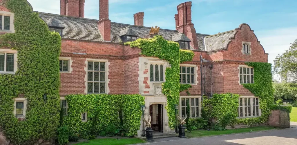 Queen_Ethelburgas_Collegiate